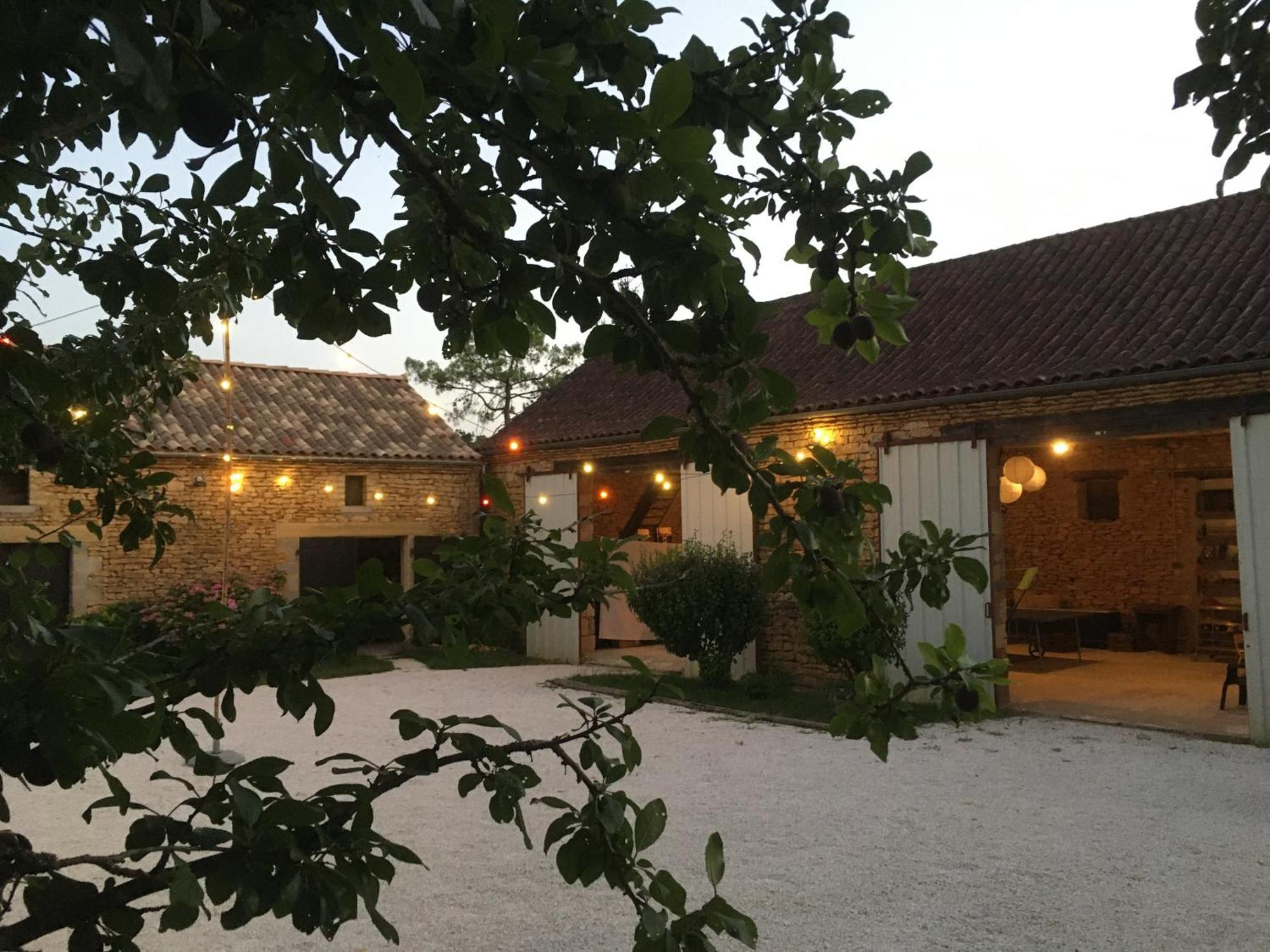 Gites La Source Le Calet Exterior foto
